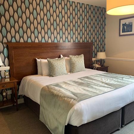 Saracens Head Hotel By Greene King Inns โทสเตอร์ ภายนอก รูปภาพ