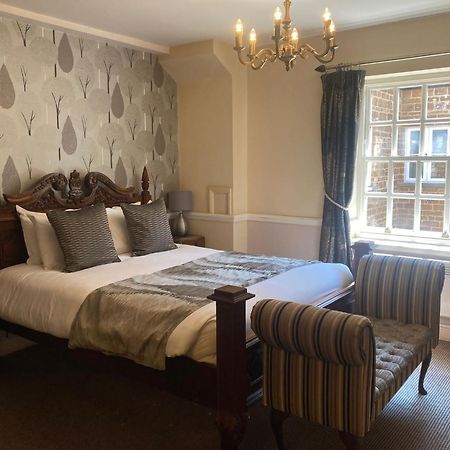 Saracens Head Hotel By Greene King Inns โทสเตอร์ ภายนอก รูปภาพ