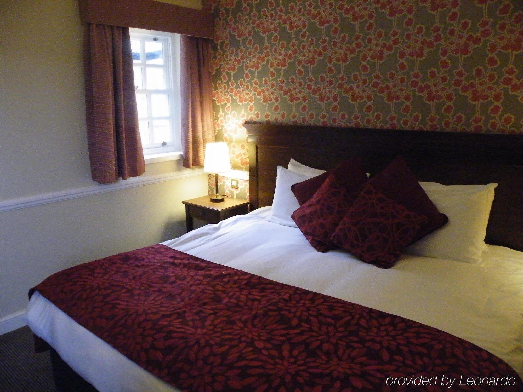 Saracens Head Hotel By Greene King Inns โทสเตอร์ ภายนอก รูปภาพ