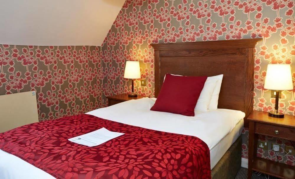 Saracens Head Hotel By Greene King Inns โทสเตอร์ ภายนอก รูปภาพ