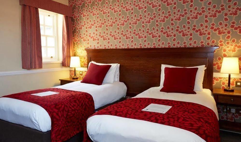 Saracens Head Hotel By Greene King Inns โทสเตอร์ ภายนอก รูปภาพ