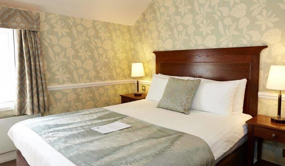 Saracens Head Hotel By Greene King Inns โทสเตอร์ ภายนอก รูปภาพ